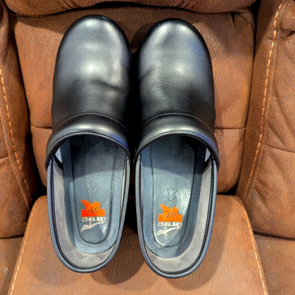 Dansko Leather Slip-Resistent Clogs. Size 9.5
